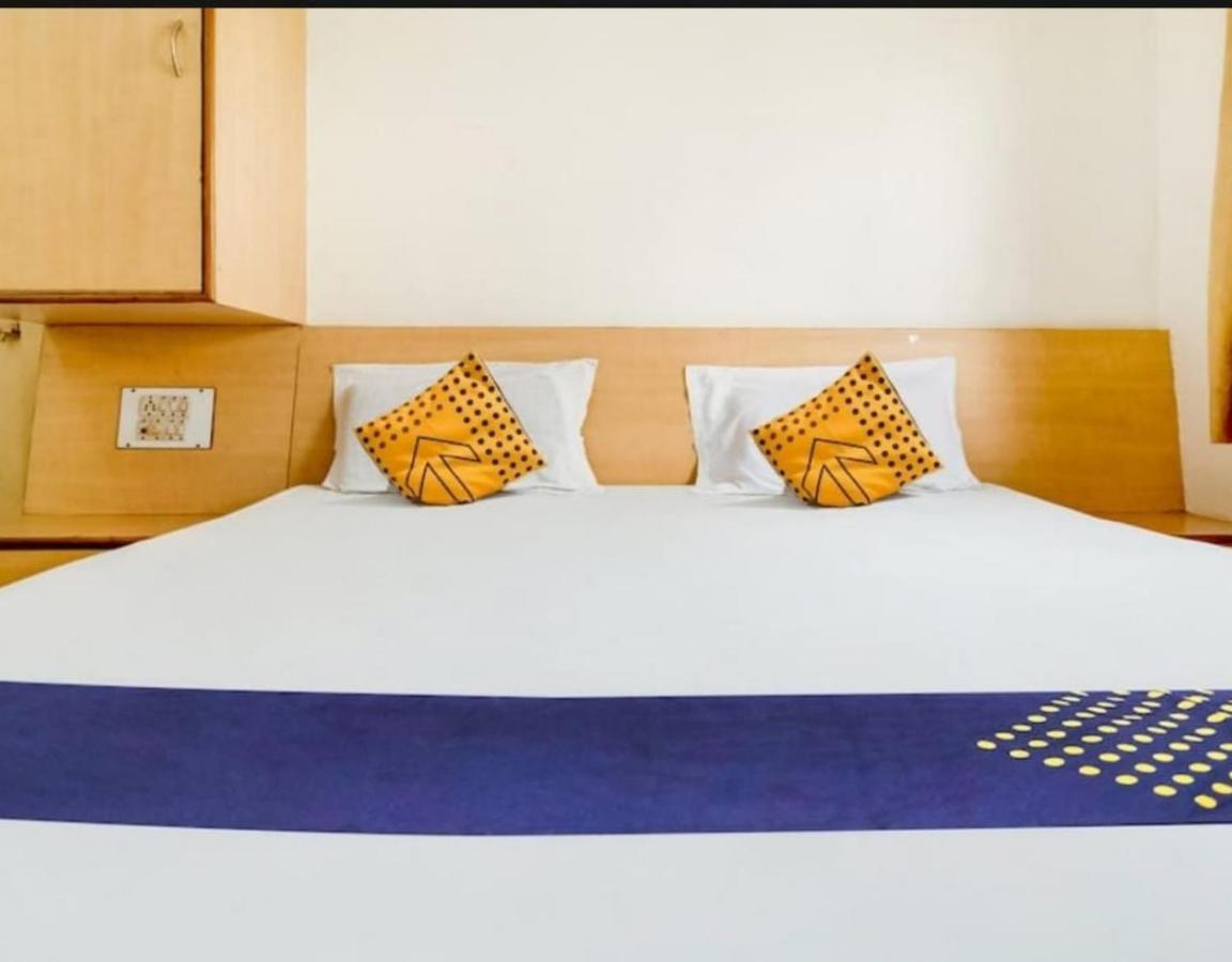 Hotel Rahi นาสิก ภายนอก รูปภาพ