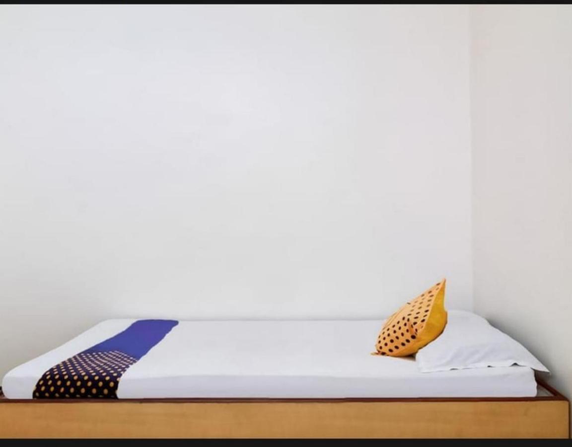 Hotel Rahi นาสิก ภายนอก รูปภาพ