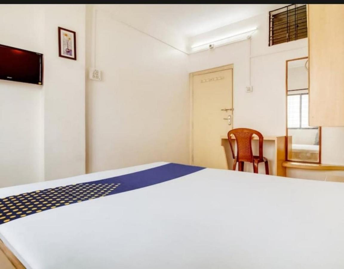 Hotel Rahi นาสิก ภายนอก รูปภาพ