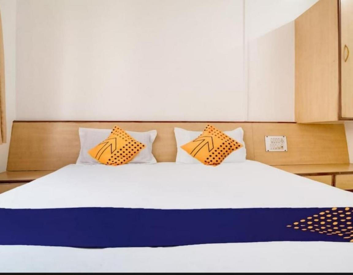 Hotel Rahi นาสิก ภายนอก รูปภาพ