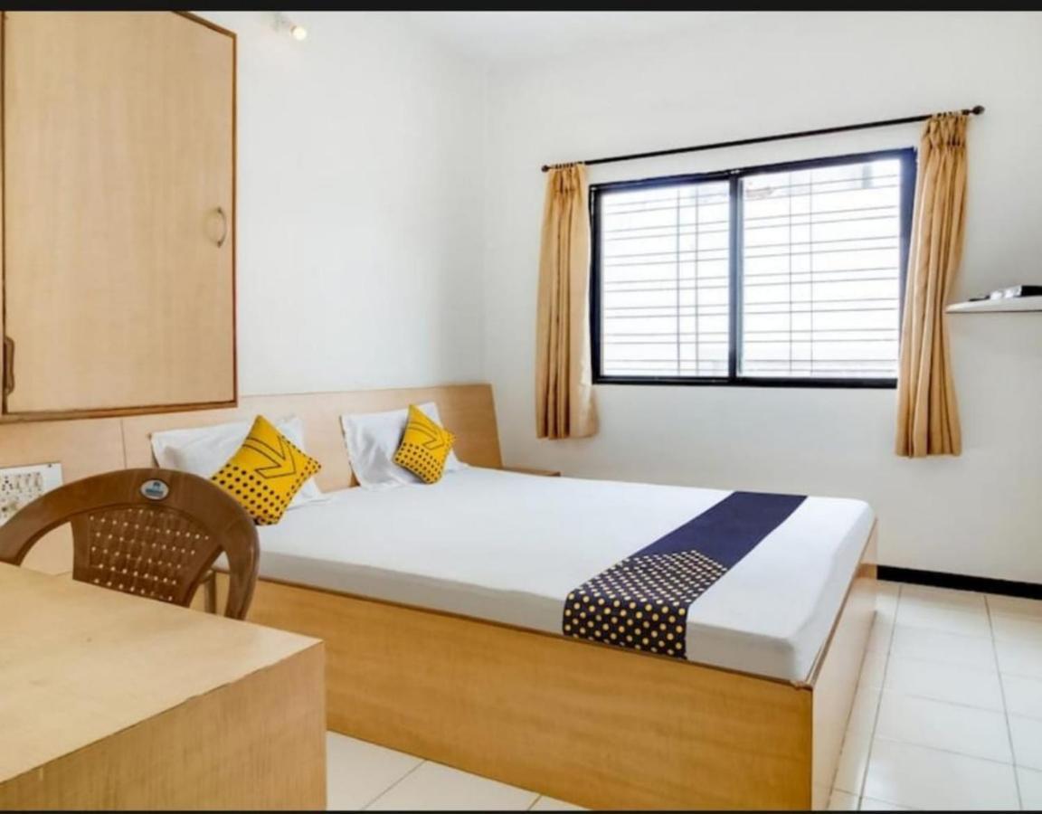 Hotel Rahi นาสิก ภายนอก รูปภาพ
