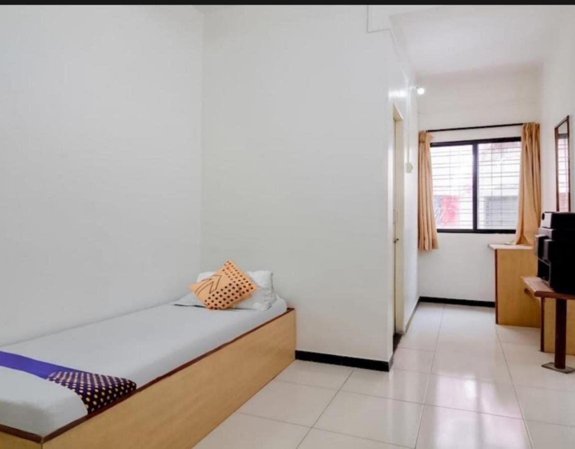 Hotel Rahi นาสิก ภายนอก รูปภาพ