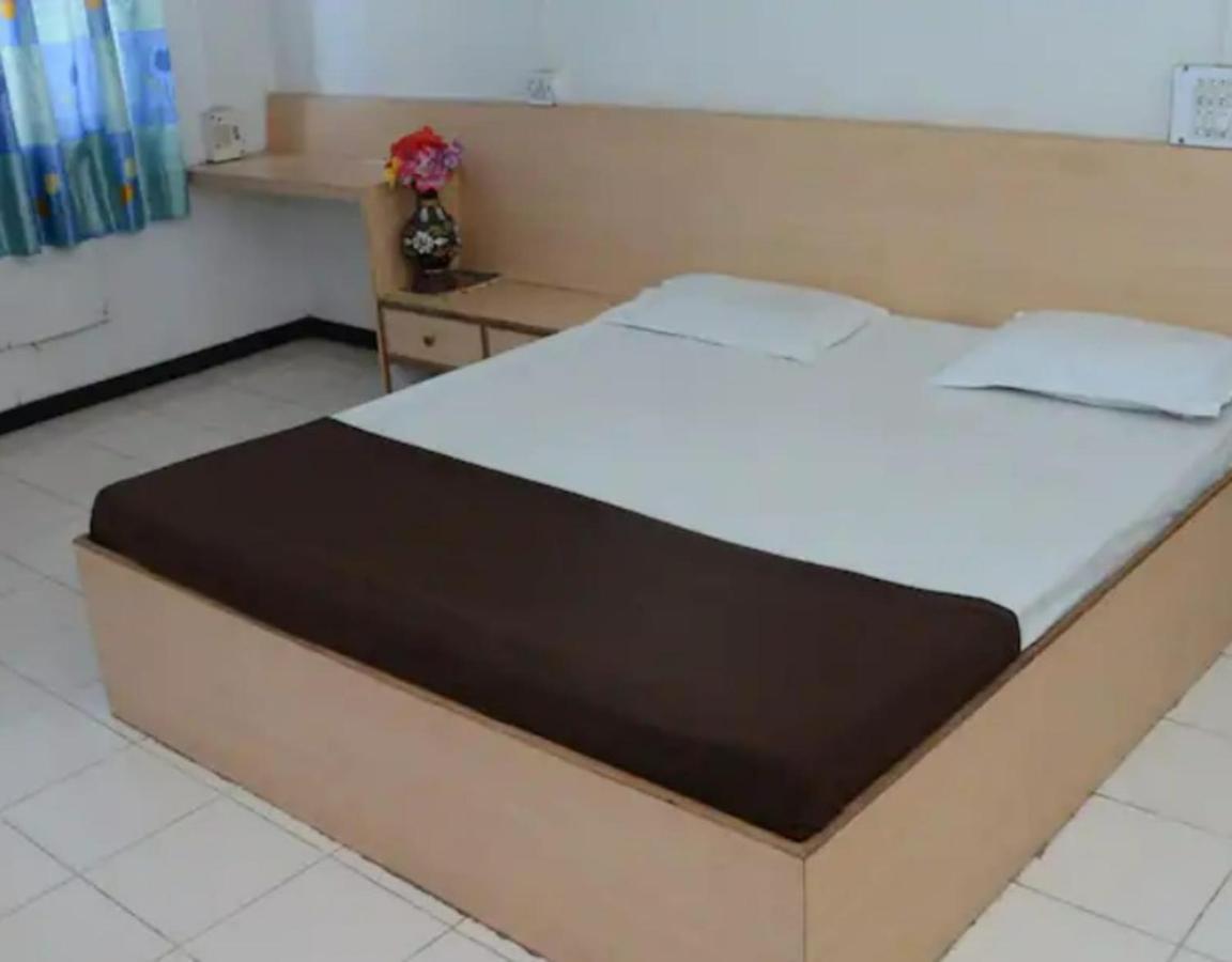Hotel Rahi นาสิก ภายนอก รูปภาพ