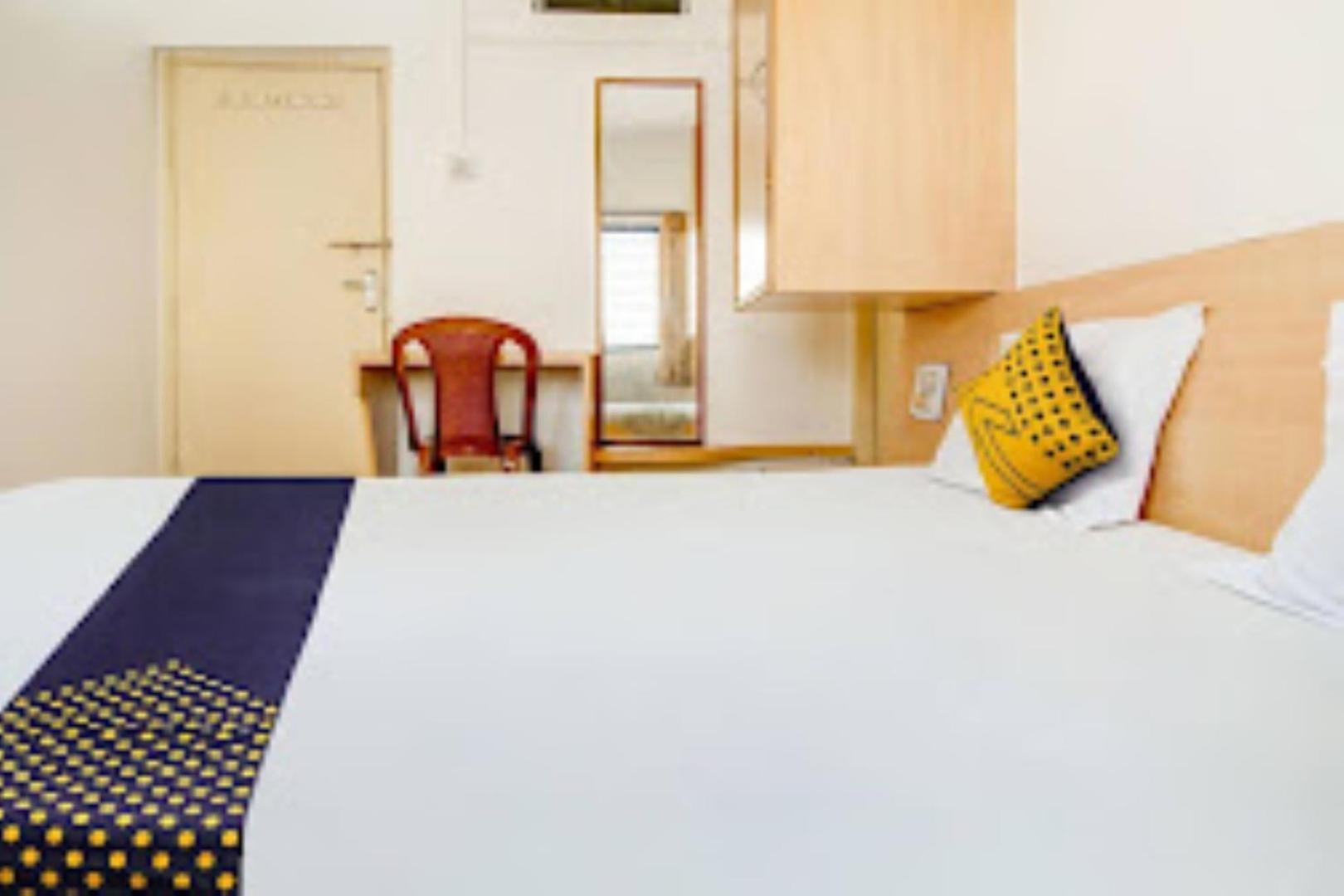 Hotel Rahi นาสิก ภายนอก รูปภาพ