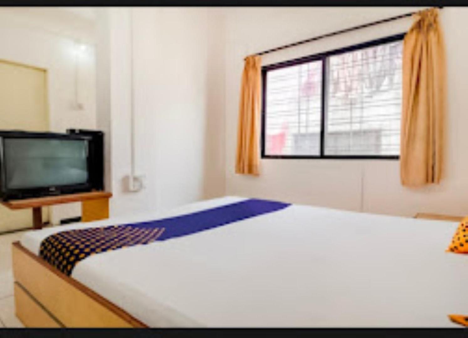 Hotel Rahi นาสิก ภายนอก รูปภาพ
