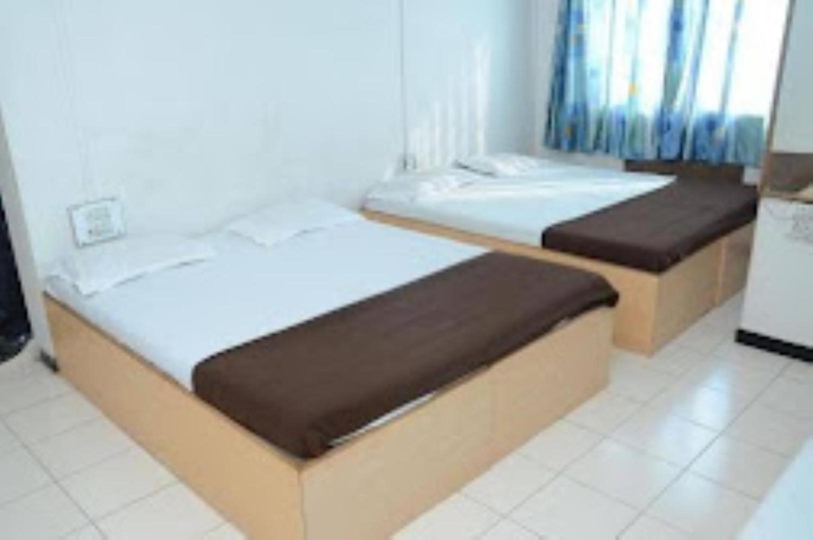 Hotel Rahi นาสิก ภายนอก รูปภาพ