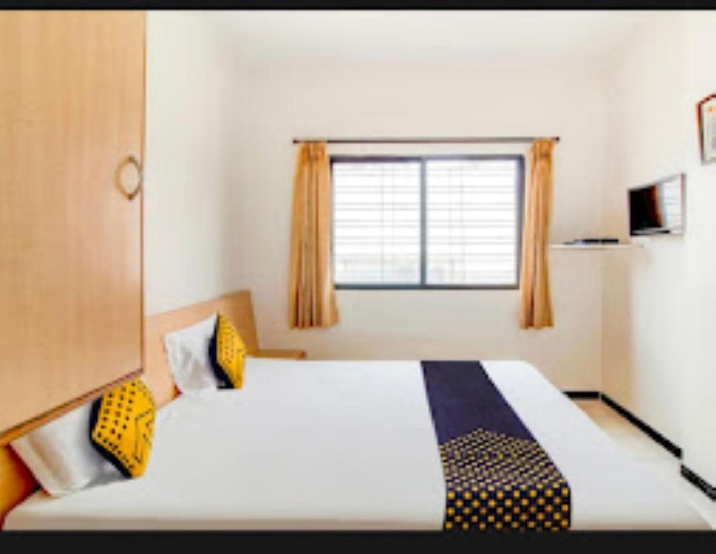 Hotel Rahi นาสิก ภายนอก รูปภาพ