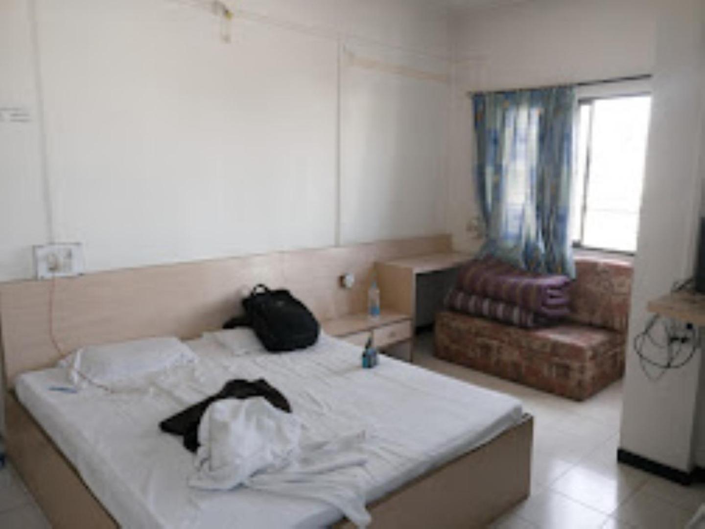 Hotel Rahi นาสิก ภายนอก รูปภาพ